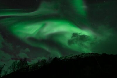 7 hours Tromsø Aurora Tour: Photos, snacks & warm drinks included - Your meeting point: Fr Nansens plass 1A makes life simpler