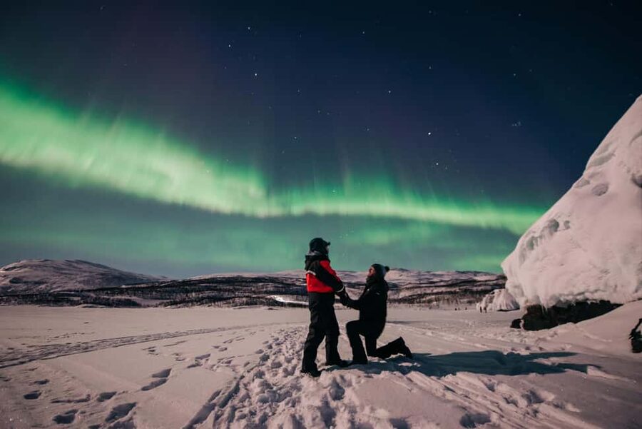 Abisko: Aurora Car Chasing Tour with Photographer - Aurora Photo Coaching: What the Photographer Guide Actually Does
