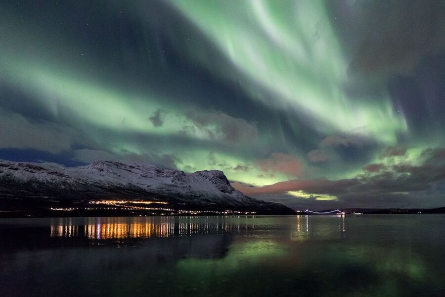 Abisko: Guided Aurora Chase with Hotel Transfers - Your Evening Flow: Scenic Drive, Photo Stops, and Fire-Warmed Breaks