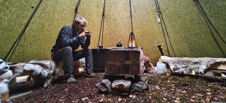 Abisko: Northern Lights Hike with Husky Puppies - The Human Touch: Local Hosts and a Calm, Friendly Tone
