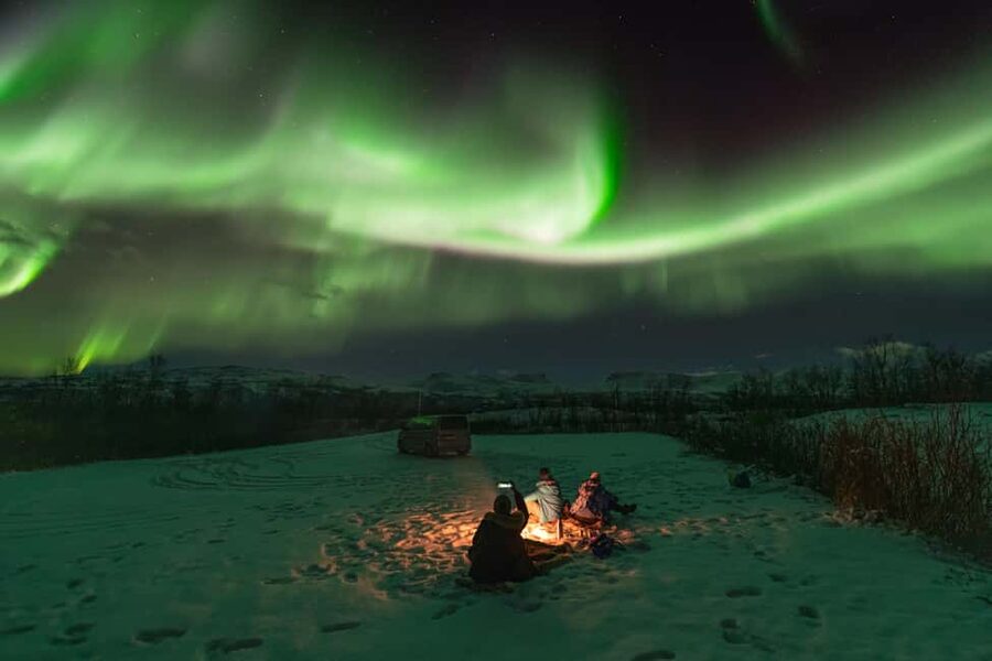 Abisko: Northern Lights Photography Tour with Dinner - The 4x4 van run: why distance from light pollution is the whole point