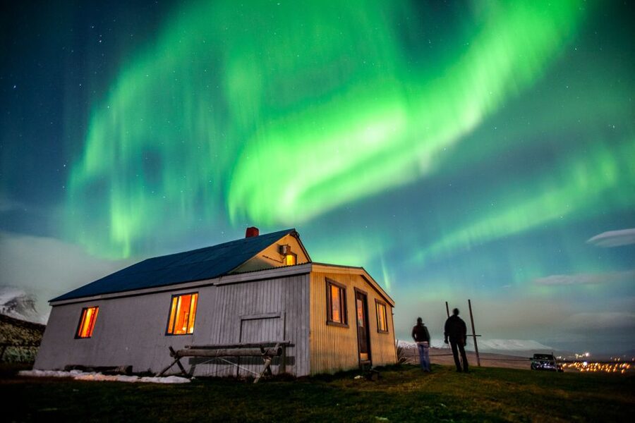 Akureyri: Northern Lights Photography Tour - Professional guide + photo hunt: how the photography part really helps