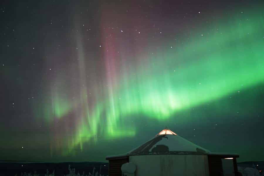 Alaskan Northern Lights/Aurora Borealis Lodges - A cozy Fairbanks aurora night, built around comfort