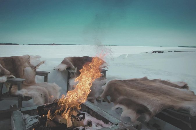 Arctic Darkness & Starlight Adventure with Snowshoes - The warm-up part is not a side quest