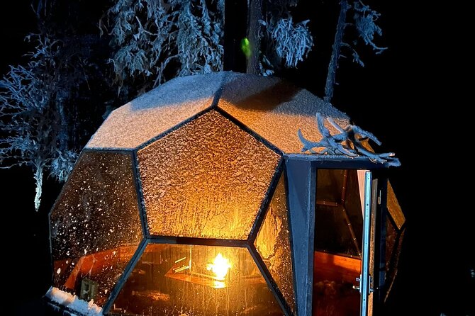 Aurora Borealis Dinner in a Glass Igloo - Aurora Borealis chasing with The Guide Father