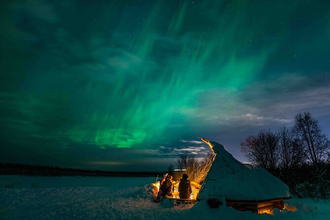 Aurora Borealis Snowshoeing Adventure by Night from Rovaniemi - The guide’s role: science, legends, and camera-ready moments