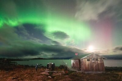 Aurora Car Chasing Tour with Photographer - Stop 1: Abisko and the lake-side viewing moment