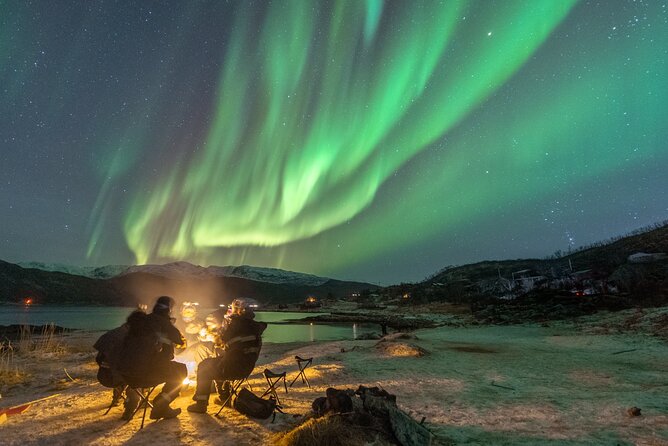 Aurora Hunt with the campfire and professional photographer - Why this aurora hunt feels different in Tromsø