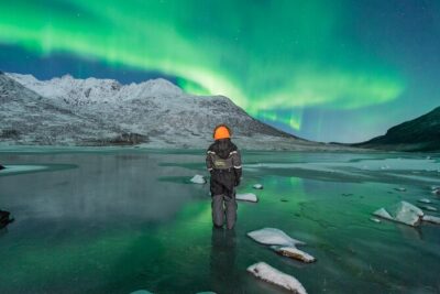 Aurora Hunt with the campfire and professional photographer - Your evening on the road: flexible stops, not a fixed script
