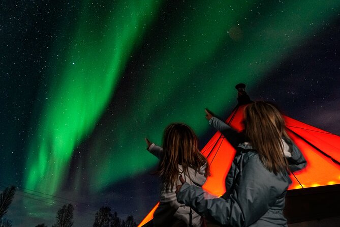 Aurora Safari Chase by big bus, free Photos, toilet onboard - Food, meal upgrades, and what to do if you don’t want to stay seated