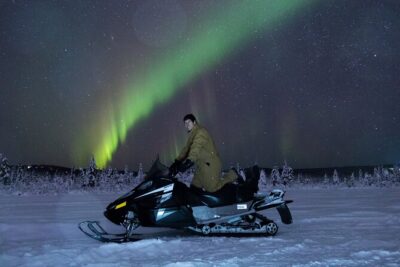 Aurora Sleighers Snowmobile Tour in Fairbanks - Snowmobile cruising plus photo stops: how you actually see the aurora