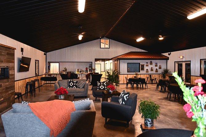 Aurora Viewing Lodge - Getting there: pickup rules in Fairbanks (and a key limitation)
