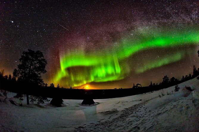 Auroras in Saariselkä – Northern Lights Photo Tour by Car and on Foot - Stop at Lapland Welcome: gear up and get oriented fast