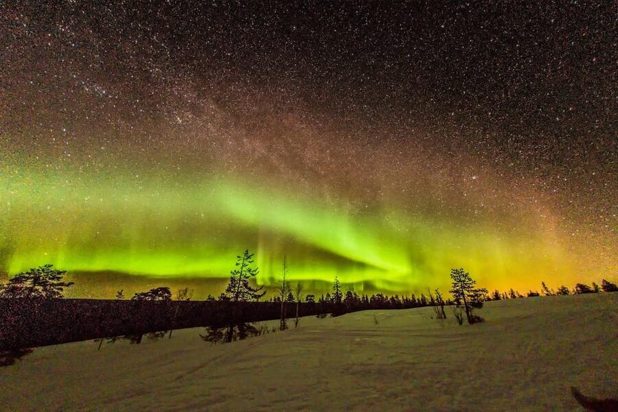 Auroras Northern Lights in Saariselka - Tepee BBQ and the warm waiting strategy: food that keeps the night enjoyable