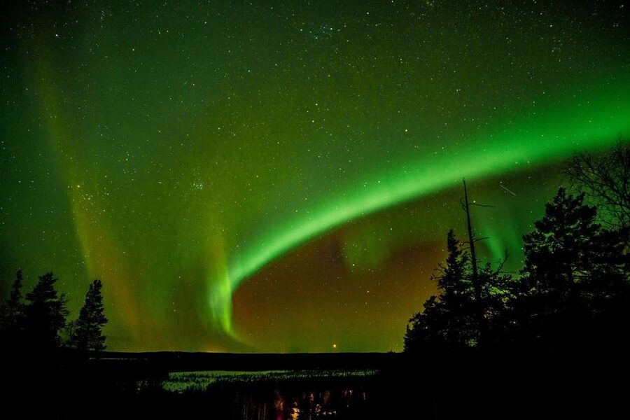 Auroras Northern Lights in Saariselka - The 5-hour flow: pickup, dark-site driving, tepee BBQ, and lights on your watch