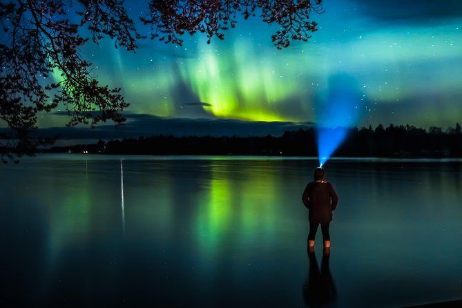 Autumn Aurora Borealis Picnic in Rovaniemi - The campfire picnic plan: hot drinks, sausage, pastry, and thermal gear