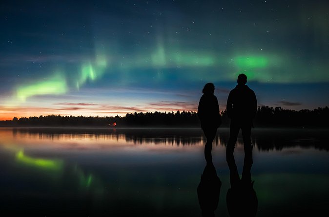 Autumn Aurora Borealis Picnic in Rovaniemi - How the guide helps you actually spot aurora activity