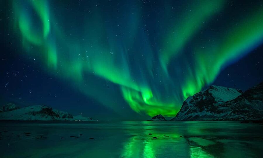 Bodø: Hunting The Northern Lights - The Bus Lesson: How the Northern Lights Show Up