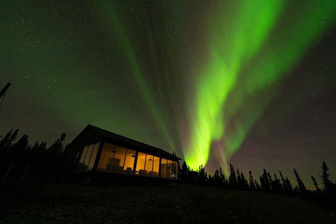 Cleary Summit Aurora Glass House Luxury Northern Lights Tour - Timing in Fairbanks: 9:30 PM start and the pickup window
