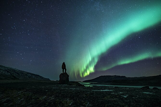 Cozy Northern Lights Tour with Icelandic Treats - Reykjavik Pickup and the Cozy 9:30 pm Start