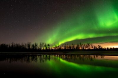 Fairbanks Northern Lights Tour - Cabin fire night vs chasing the lights around Fairbanks