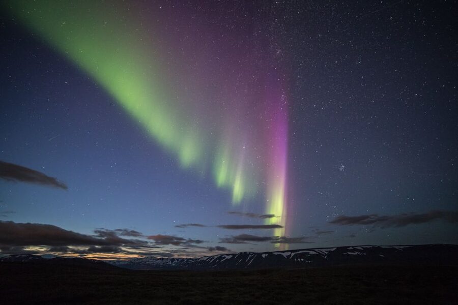 From Akureyri: Northern Lights Tour - How the Night Runs: Pickup, Darker Roads, and Lookout Time