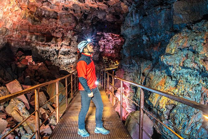 From Reykjavík: Evening Lava Tunnel Tour and Northern Lights Tour - Getting the most out of the aurora portion (without stress)