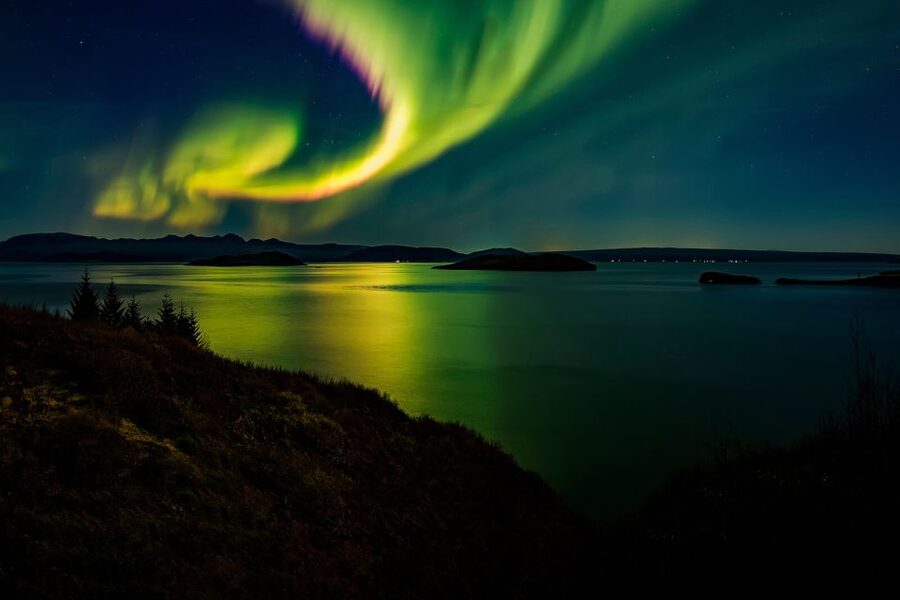 From Reykjavik: Northern Lights Chase with Expert Guide - Key things that make this tour work