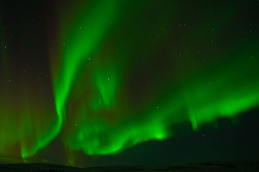 From Reykjavik: Northern Lights Guided Tour with Photos - Aurora photos without the chaos: how the picture moment works