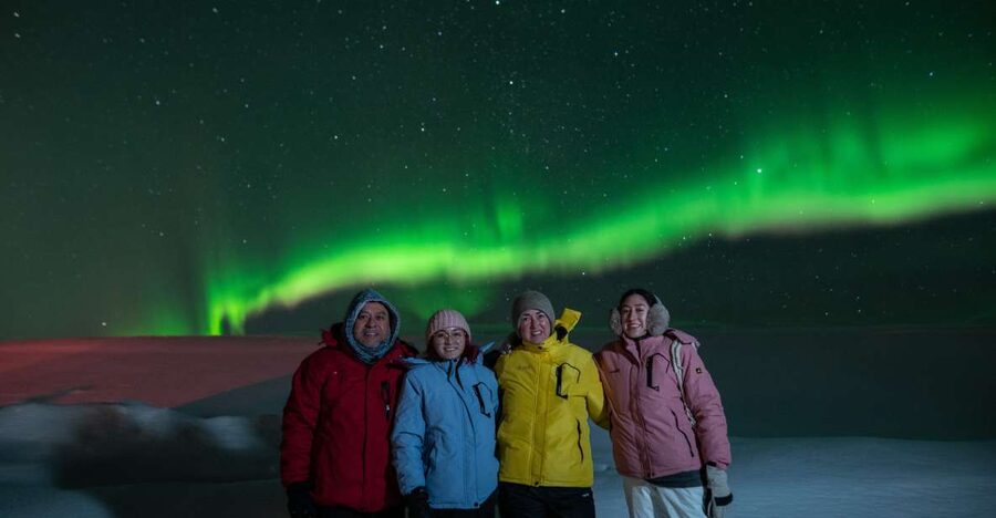 From Reykjavik: Northern Lights Guided Tour with Photos - Meeting in Reykjavik and timing your night right