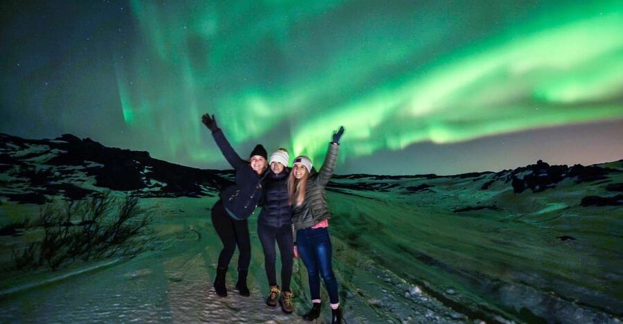 From Reykjavík: Northern Lights Super Jeep Tour - Aurora Hunting With an English-Speaking Guide: Learn While You Watch