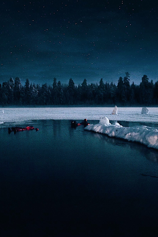 From Rovaniemi: Ice Floating under Aurora Borealis - Guides and safety: what “attentive” actually means here