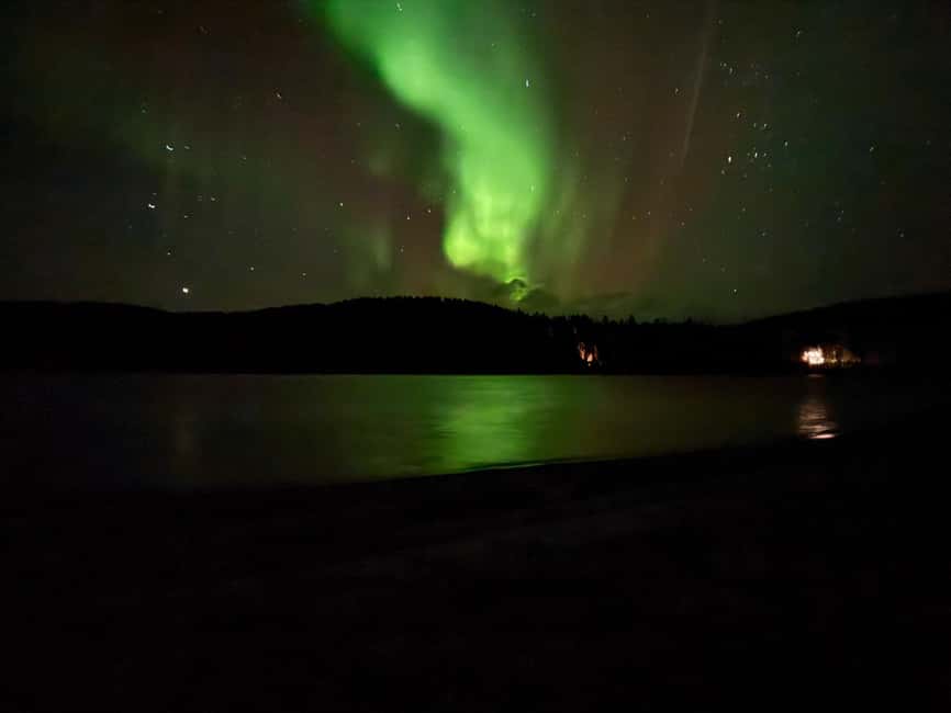 From Saariselkä/Inari: Aurora Hunting Tour, campfire&snacks - Small Group Energy and a Silent Multivan Hybrid Ride