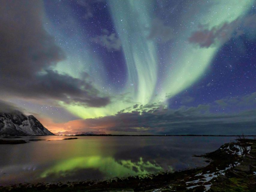 From Svolvær: Guided Northern Lights Tour by Van - The 4-Hour Flow: How the Hunt Usually Feels in Practice