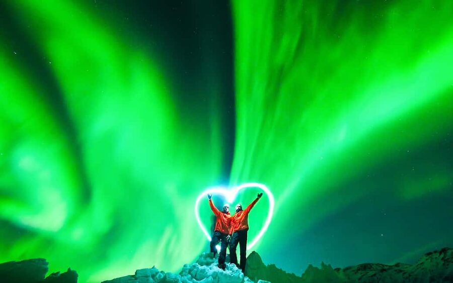 From Tromsø: Aurora Borealis Tour - Why this Tromsø Northern Lights bus hunt beats self-driving