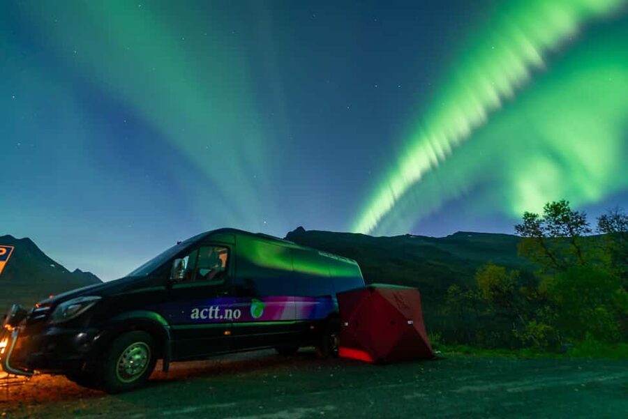 From Tromsø: Aurora Minibus Chase with Portrait and Hot Meal - Bonfire Cooking and Arctic Snacks: What You Actually Taste