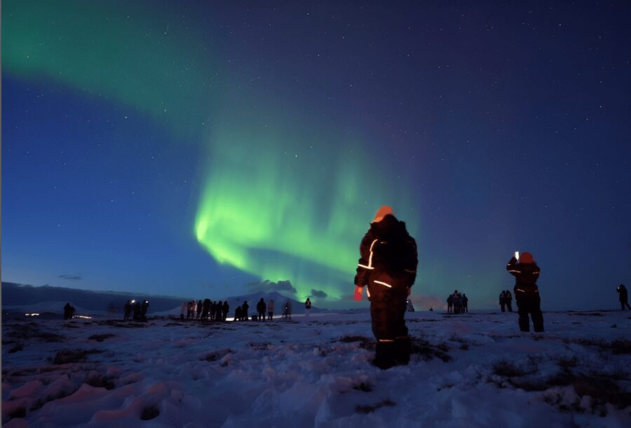 From Tromsø: Northern Lights Tour in Minibus with Photos - Key things that make this Northern Lights tour work
