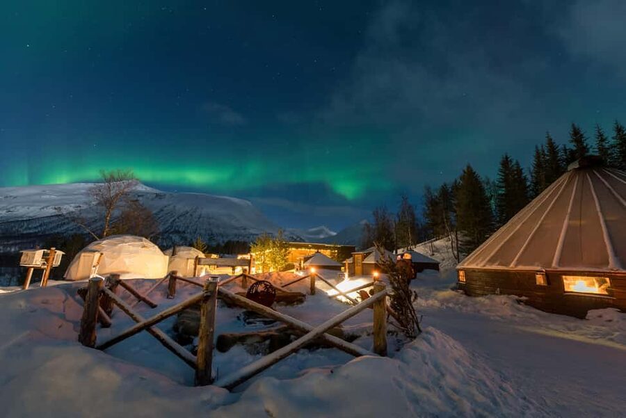 From Tromsø: Northern Lights Visit at Camp Tamok - Tromsø to Camp Tamok: the bus ride that frames the whole night
