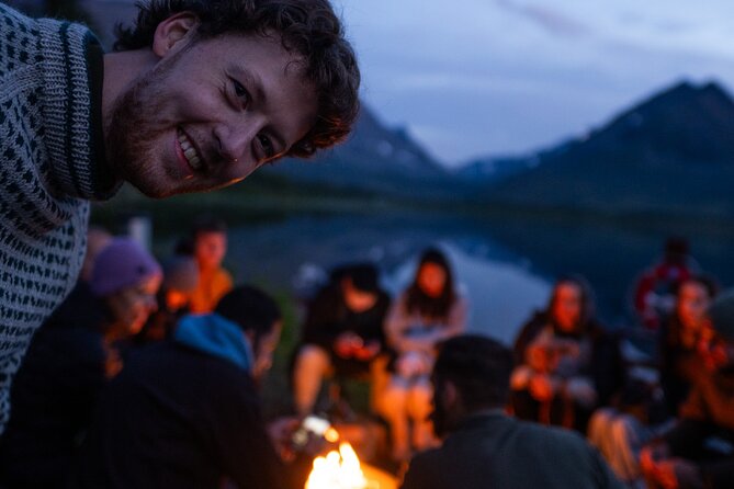 From Tromsø: Official Northern lights Safari - Warm Drinks, Snacks, and Bonfire-Style Waiting