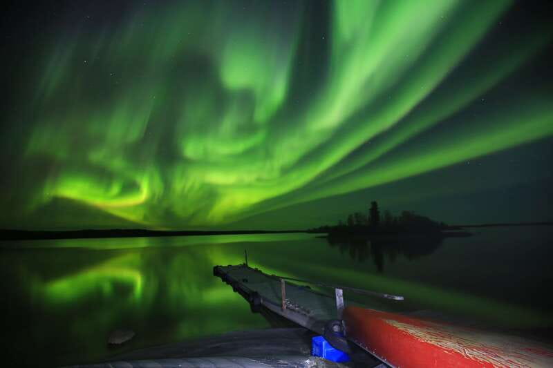 From Yellowknife: Northern Lights Bus Tour with Photos - Quick hits before you go