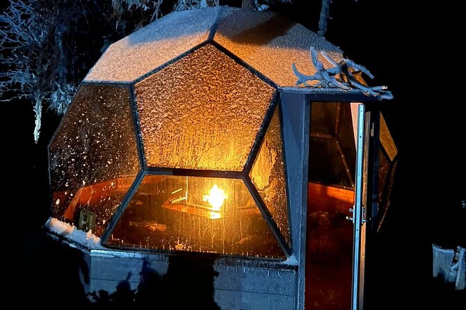 Glass Igloo Campfire Dinner under Northern Lights - Northern lights expectations: aiming high without getting disappointed