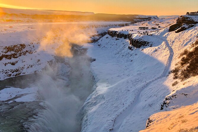 Golden Circle & Northern Lights Tour from Reykjavik - Northern Lights Hunting: How the Guides Increase Your Odds