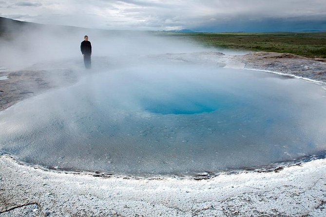Golden Circle Tour and Evening Northern Lights Cruise from Reykjavik - Gullfoss: why that 32-meter drop keeps getting photographed