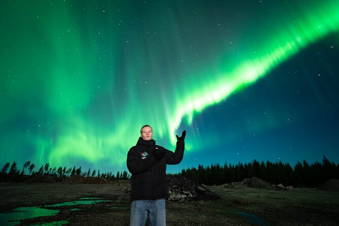 Guaranteed Northern Lights Group Tour with Photos - Warm transport, snacks, and hot drinks during the wait