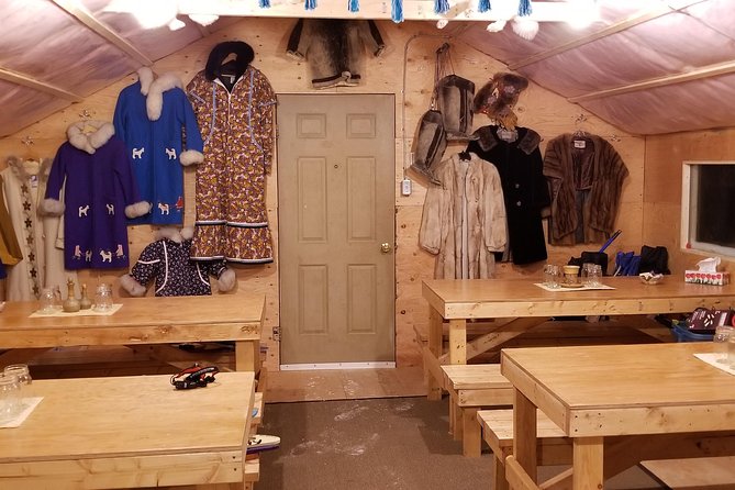 Intimate Aurora Tours Cozy Cabin Bucket List - A Cozy Cabin Aurora Night in Yellowknife