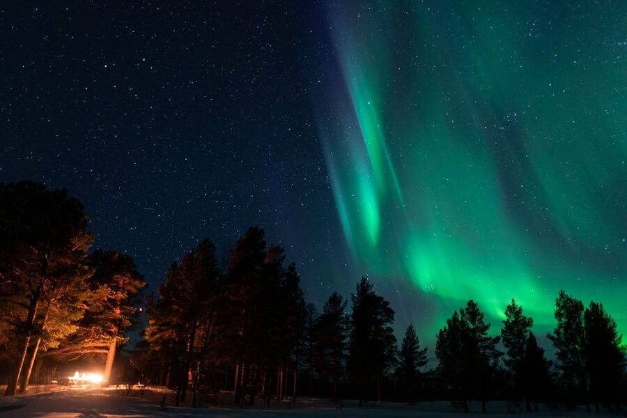 Kiruna: Northern Lights Tour with Photos - The small-group format (up to 8) changes the whole experience