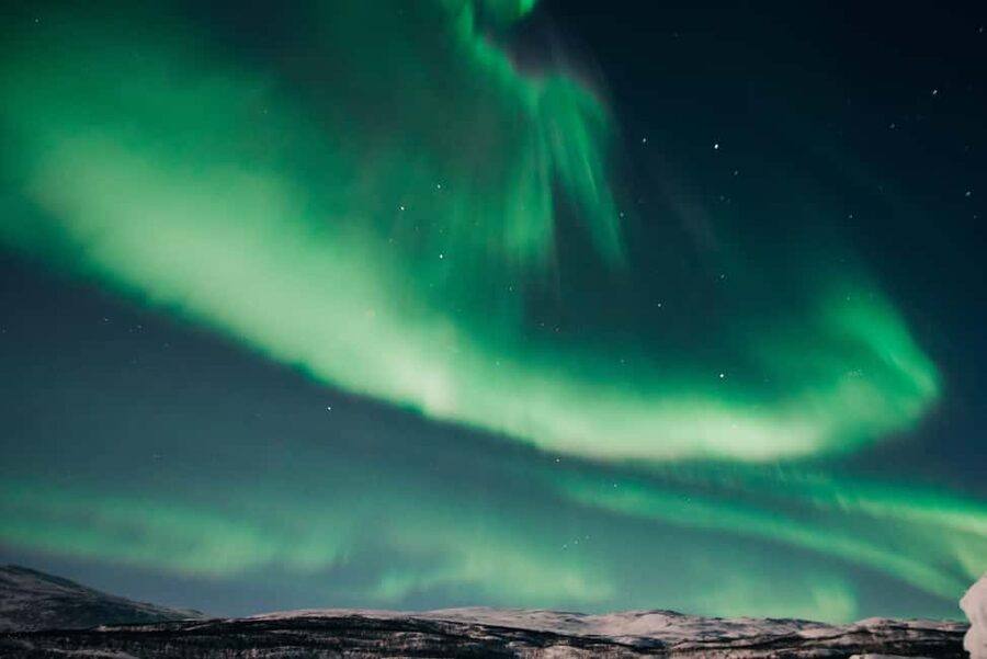 Kiruna: Sami-Inspired BBQ Dinner with Northern Lights Chase - The guide story hour: Sami people, Lapland, and Kiruna context
