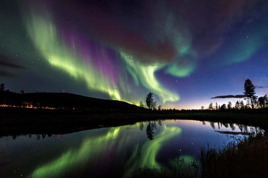 LEVI Adults Only Northern Lights Hunt with Snowshoeing - Photo Support You Can Use: More Than Just Point and Shoot