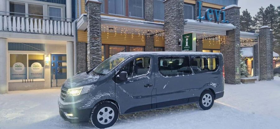 Levi: Northern Lights by Minivan with hot drinks and snacks - Why Chasing Outside Levi Matters for Your Chances