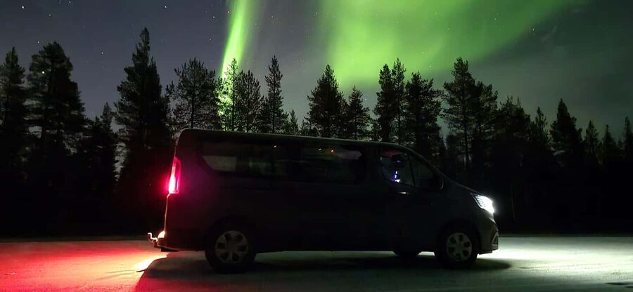 Levi: Northern Lights by Minivan with hot drinks and snacks - Warm Tea, Cookies, and That Homemade Brownie Effect